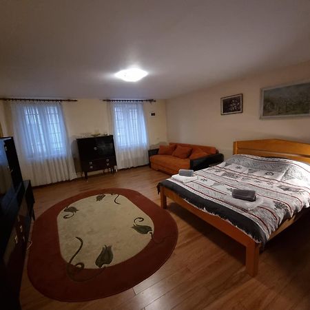 R Castle - 2 Room Apartment براشوف المظهر الخارجي الصورة
